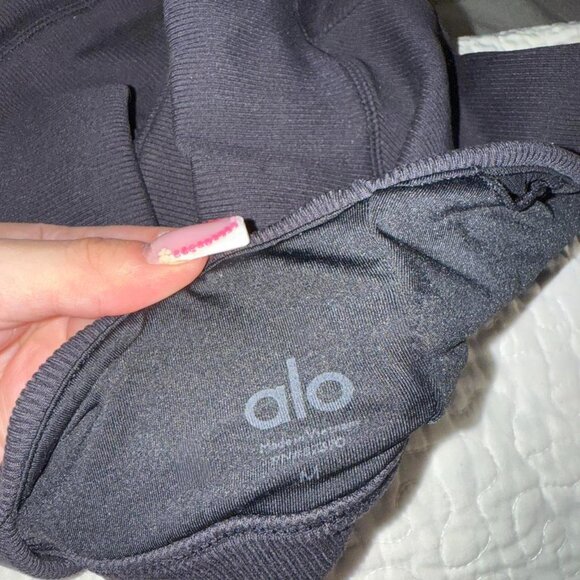 Alo Yoga Womens V Neck Emulate - Picture 3 of 3